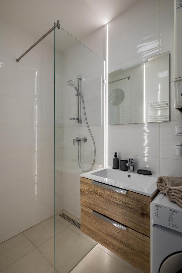 Stafétaház Apartmanok Vác Extérieur photo