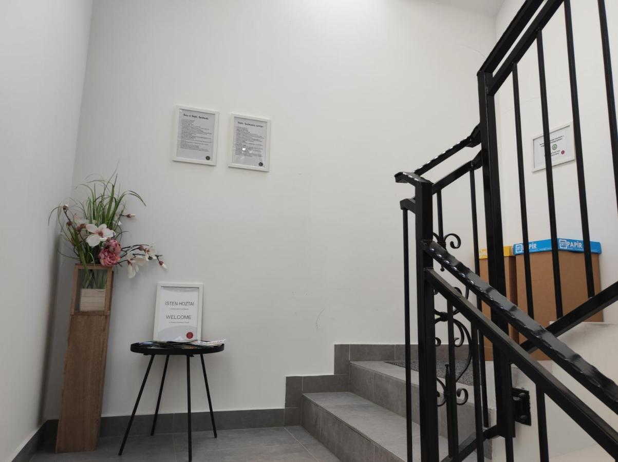 Stafétaház Apartmanok Vác Extérieur photo