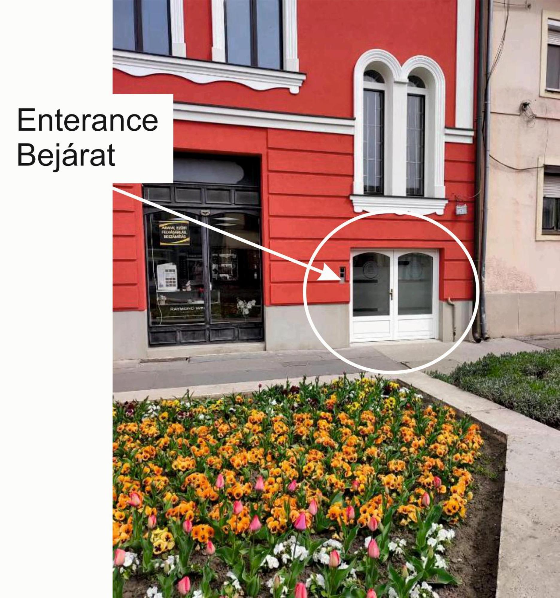 Stafétaház Apartmanok Vác Extérieur photo